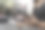 一名女子使用智能手机查看地图，通过互联网和gps应用程序旅行，或在曼谷度假图片下载