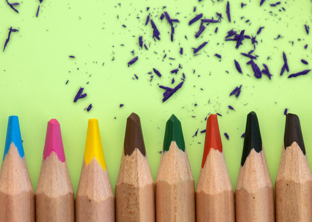 铅笔屑绿色背景图片图片下载