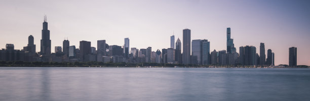 太阳落在地平线上，芝加哥，伊利诺伊州，美国图片下载