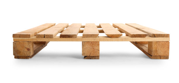 木制托盘隔离在白色。运输和储存图片下载