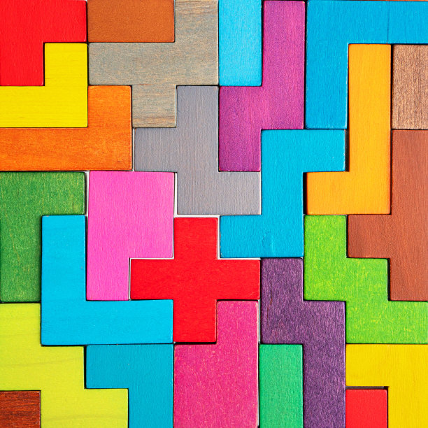 木制背景上的几何图形图片下载