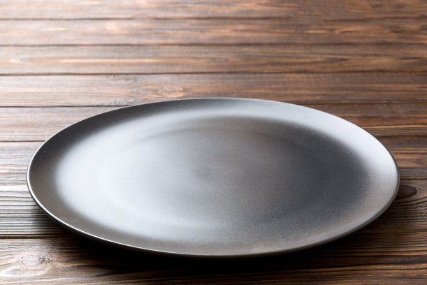 透视的空黑色板上的木制背景。为你的设计留出空间图片下载