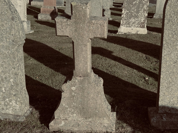 十字架墓碑图片下载