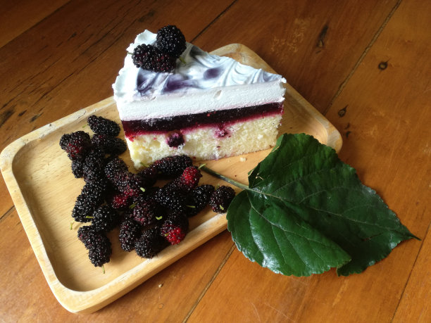 自制桑椹酸奶蛋糕图片下载