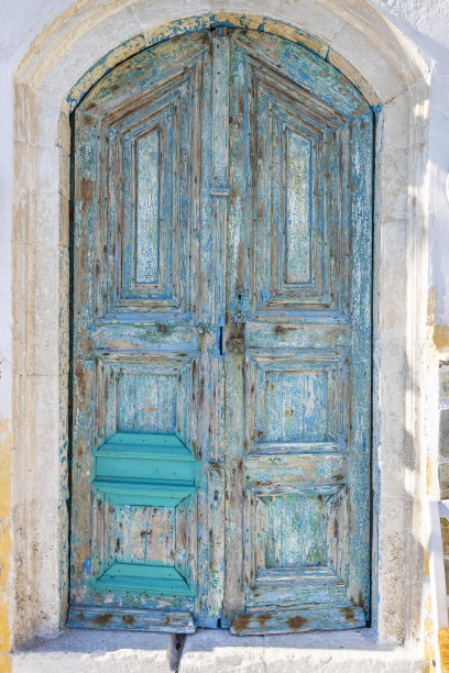 古希腊门和白色石墙图片下载