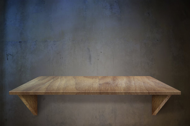 空木架子上。为展示产品制作模型。图片下载