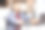 年轻英俊的男子坐在轮椅上在家里用笔记本电脑工作图片下载