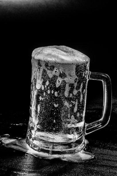 大杯啤酒图片下载