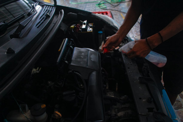 清洁汽车引擎图片下载