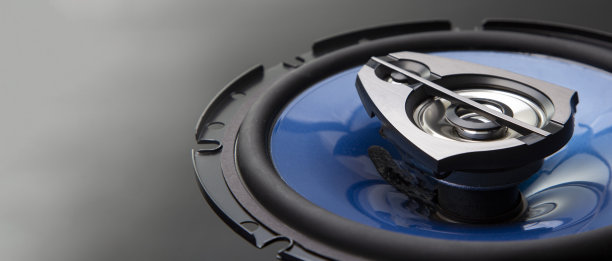 三向扬声器系统，同轴扬声器，车载音频音乐，低音炮。俯视图图片下载