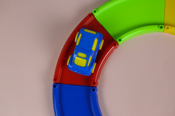 多色塑料构造轨道图片下载