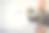 DIY男子制作胶合板架子，用智能手机拍照图片下载