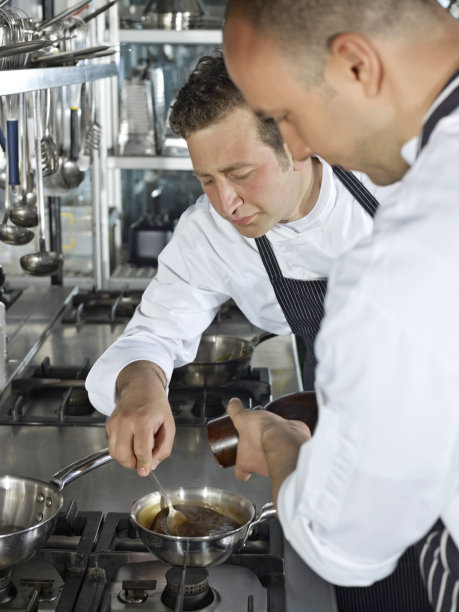 团队合作在厨房图片下载