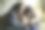 母亲和孩子在家里用平板电脑看动画片和玩耍图片下载