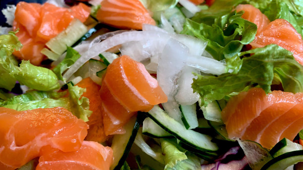 生鱼片沙拉图片下载