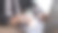 商人使用笔记本电脑展示了全球物流服务的工作流程，现代的进出口，仓库业务，运输，箱子存储，分配，货物交付的概念。图片下载