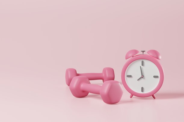 粉色背景最小的粉色哑铃和闹钟。举重训练活动、健美健身、日常健身、节食为健康、健身时间以锻炼为理念。三维渲染图片下载