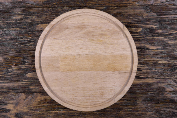 木制背景上的空厨房板。砧板。空间的文本。图片下载