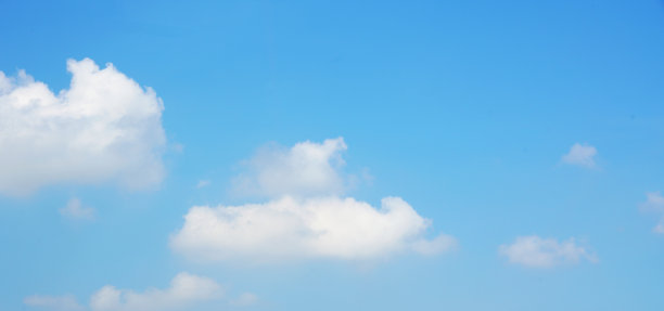 白云在蓝天上复制空间图片下载