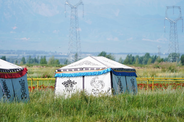 传统的蒙古包，蒙古游牧民族的家园图片下载