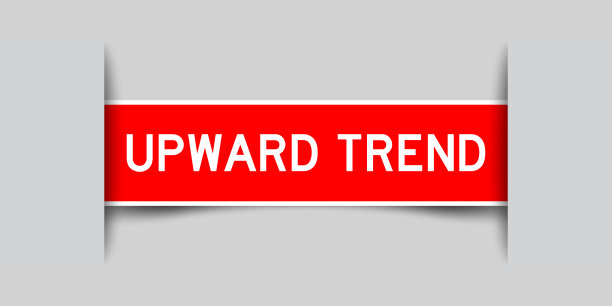 插入红色标签贴纸与字上升趋势在灰色背景图片下载