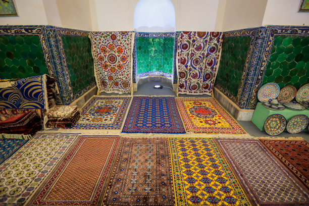 布哈拉传统东方手工编织几何图案地毯图片下载