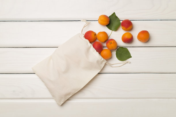 构图与成熟的杏木背景，俯视图图片下载