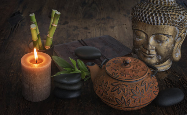 静物与茶壶和佛教物品图片下载