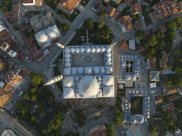 有三个阳台的清真寺(Uc Serefeli清真寺)无人机照片，Edirne土耳其图片下载