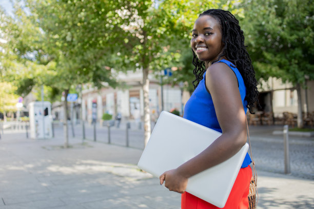 快乐的非裔美国学生图片下载
