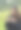 黑发女孩穿着黑色运动衫用智能手机拍照。图片下载
