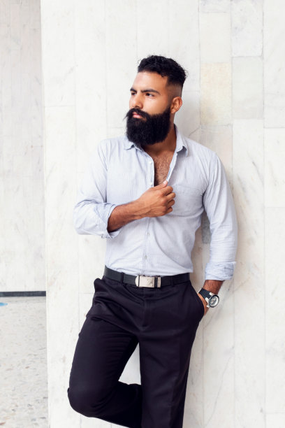 白人帅哥，长着时髦时髦的胡子，商人图片下载