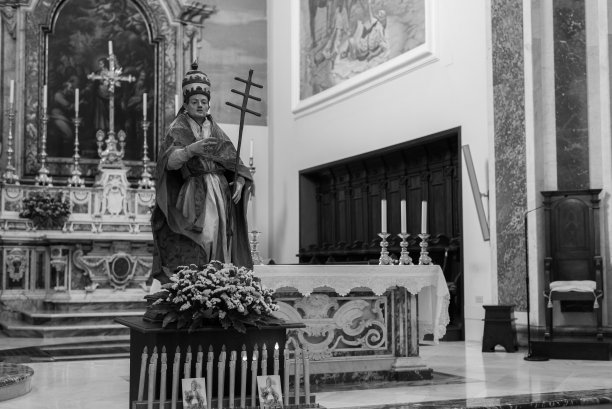 Isernia,莫利塞。使徒圣彼得大教堂图片下载