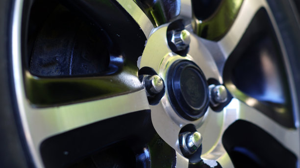 旧汽车轮辋图片下载