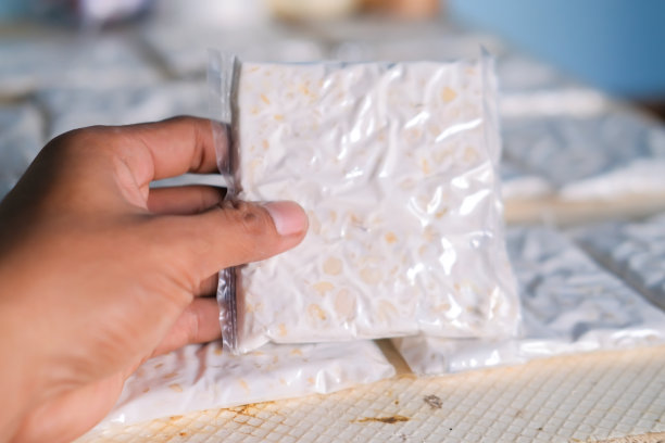 塑料包装的发酵大豆图片下载