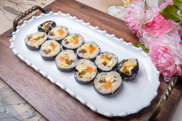 美味的韩国食物，简单的一餐，奶酪什锦包图片下载