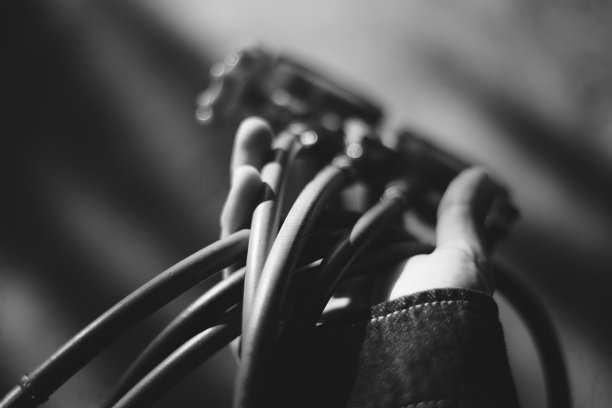 拿着空调表的人图片下载