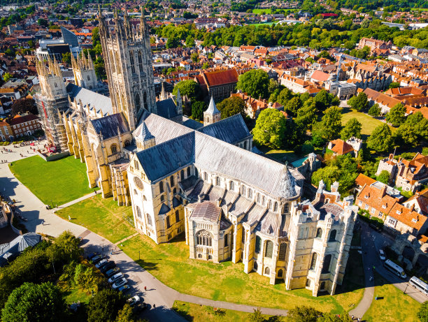 坎特比蒂，位于英格兰东南部的大教堂城市，是中世纪英格兰的朝圣地图片下载