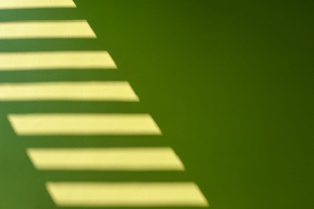 带窗影的空墙图片下载