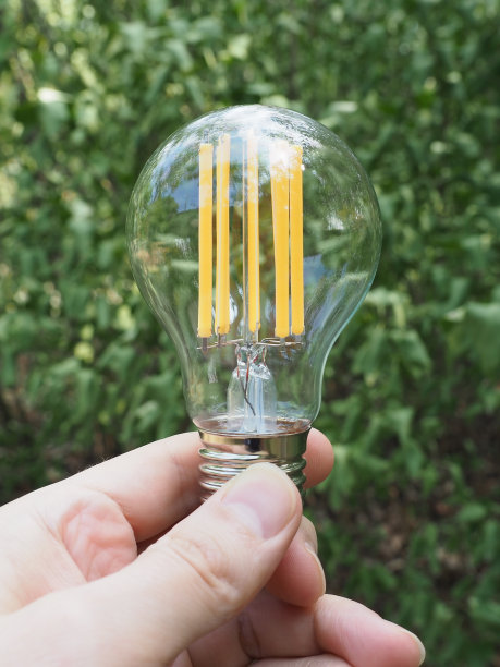 现代绿色led灯泡图片下载