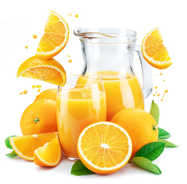 黄色的橙子和新鲜的橙汁孤立在白色的背景上。图片下载