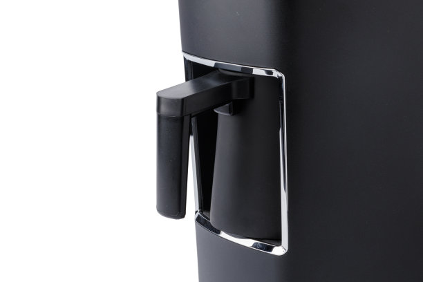 白色为公众餐饮用电开水炉图片下载