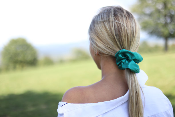 现代的发型。图片下载