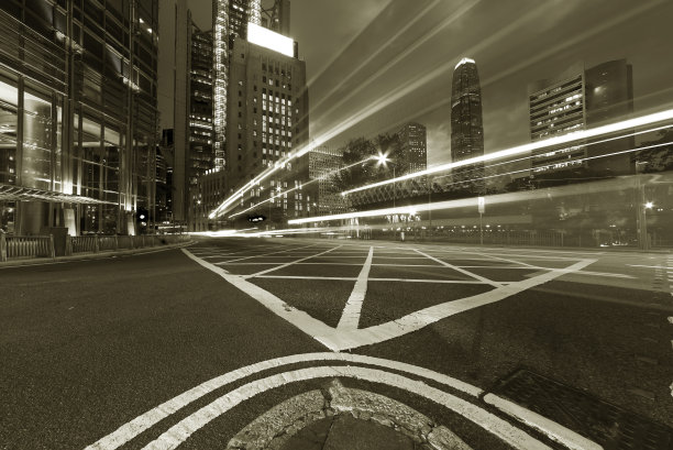 香港市中心夜间的交通图片下载