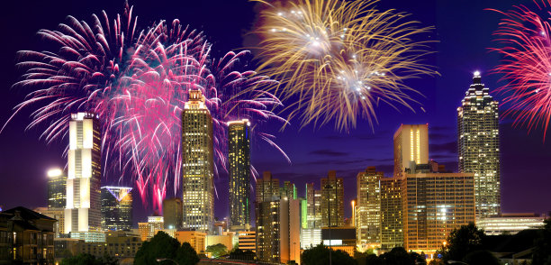 亚特兰大上空的新年烟火。图片下载