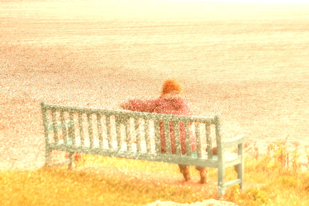 夫人在板凳上图片下载