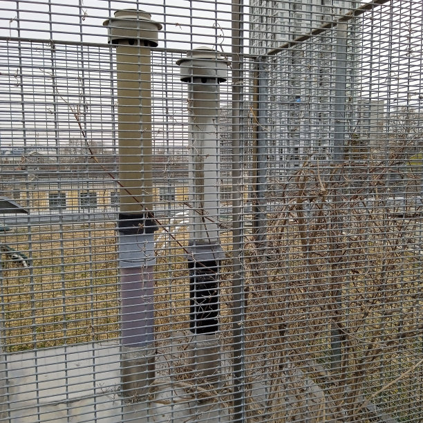 平屋顶:房子上的平屋顶图片下载