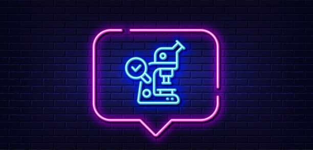 显微镜行图标。实验室设备的信号。霓虹灯说话泡泡。向量图片下载