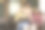 小女孩学习弹吉他与她的父亲在家里库存照片图片下载