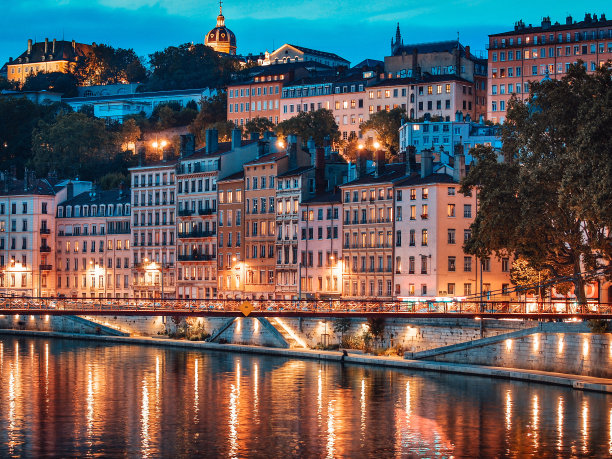 里昂，法国，欧洲|克里奥斯-罗斯的北山图片下载